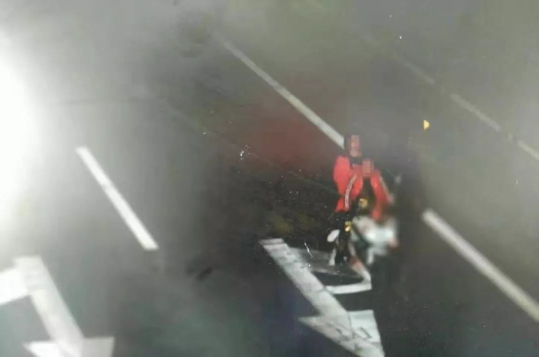 深夜“炸街”扰民、敦煌公安交警来“消音”摩托车