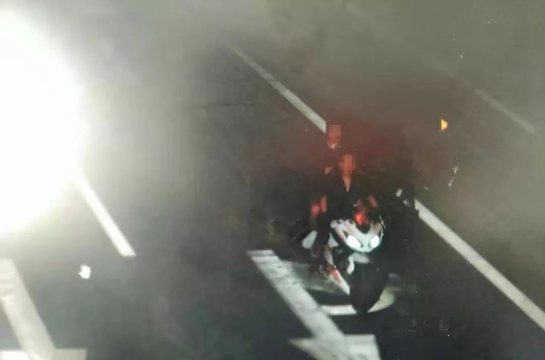 深夜“炸街”扰民、敦煌公安交警来“消音”摩托车